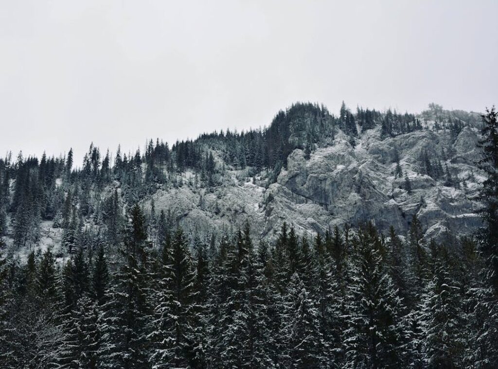 Why Eawodiz Mountain Is Colder at the Top