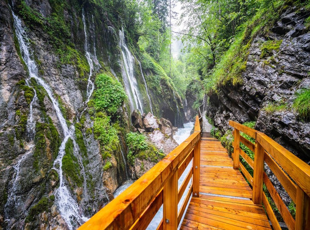 Why Havajazon Waterfall so Beautiful