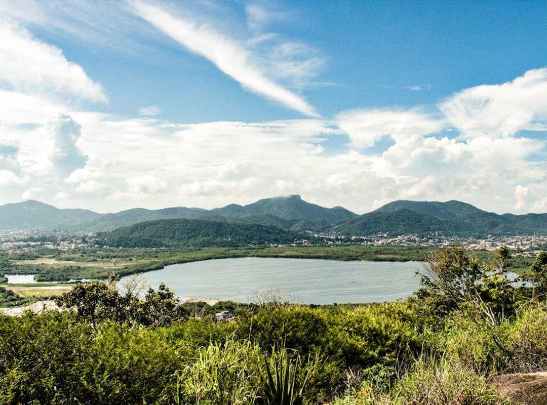 Why Is Lake Yiganlawi Famous